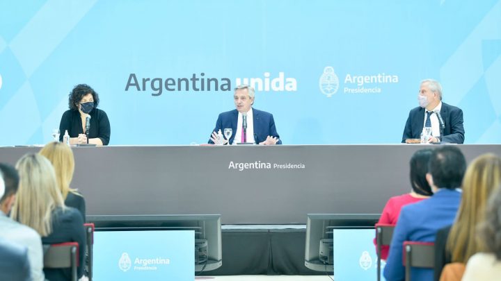 Alberto Fernández destacó el trabajo conjunto y federal para “volver a llevar a cada chico al colegio”