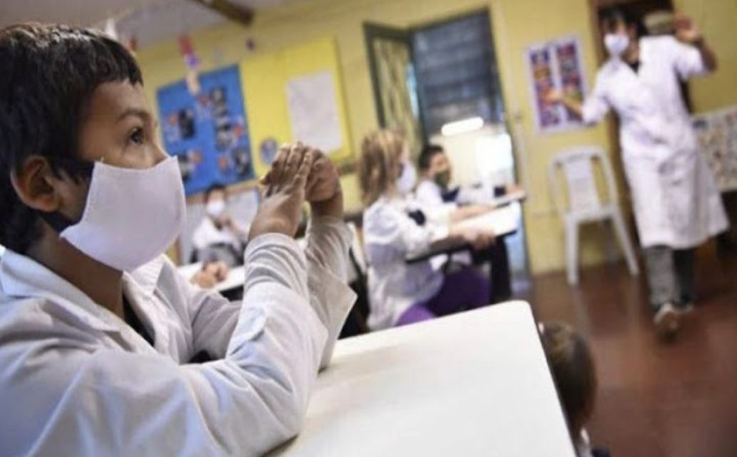 Clases presenciales en TDF, pase sanitario y aun 500 docentes sin vacunarse Clases presenciales en TDF, pase sanitario y aun 500 docentes sin vacunarse