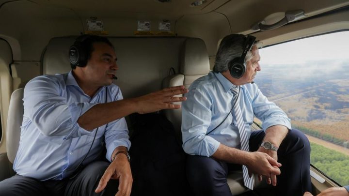 El Presidente se encuentra sobrevolando zonas de Misiones y Corrientes afectadas por los incendios forestales
