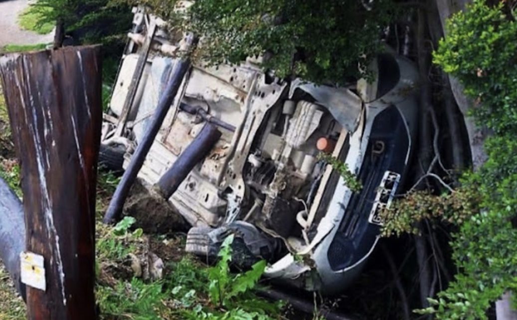 Vuelco en Ushuaia, conductor detenido y vehiculo incautado Vuelco en Ushuaia, conductor detenido y vehiculo incautado