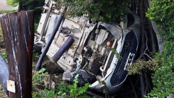 Vuelco en Ushuaia, conductor detenido y vehiculo incautado