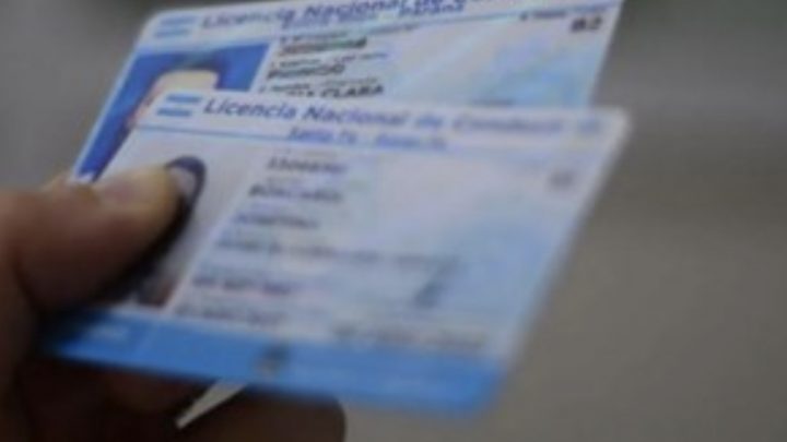 Rosario: Le Suspendieron La Licencia De Conducir A Un Hombre Que Debe Más De $400 Mil Por La Cuota Alimentaria De Su Hija