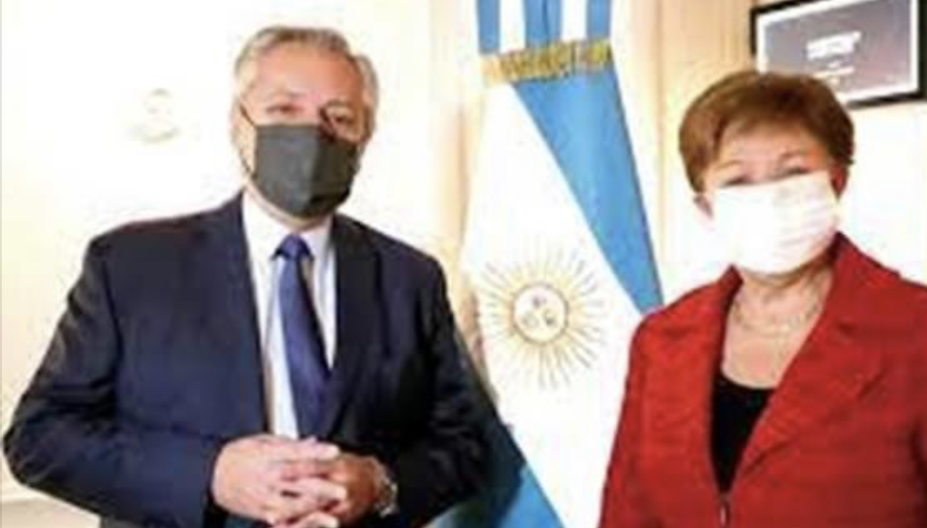 El FMI aprobó el acuerdo con la Argentina y el país consiguió refinanciar la deuda