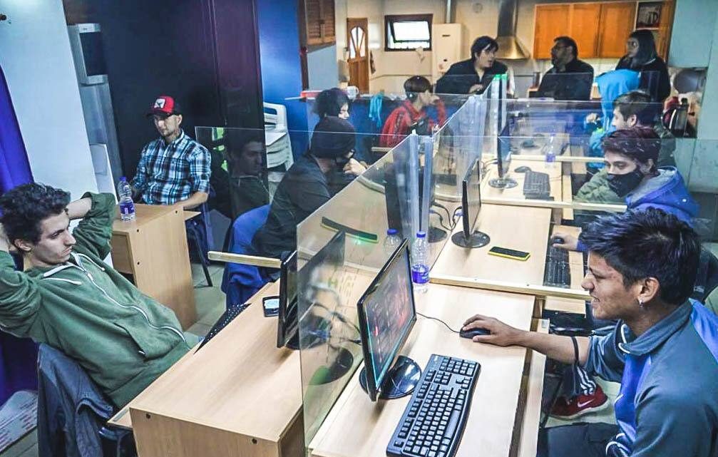 INCIARON LAS ACTIVIDADES DE E-SPORTS PARA JÓVENES EN PUNTO DIGITAL DE LA MUNICIPALIDAD DE USHUAIA