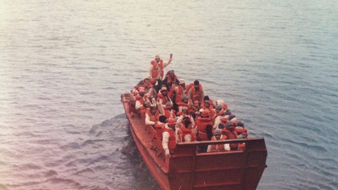 Los 40 chatarreros que desembarcaron a las Islas Georgias, izaron una bandera argentina y desataron una guerra