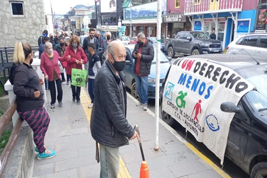 Reclamo de RUPE y Discapacidad de la CTA frente a Casa de Gobierno