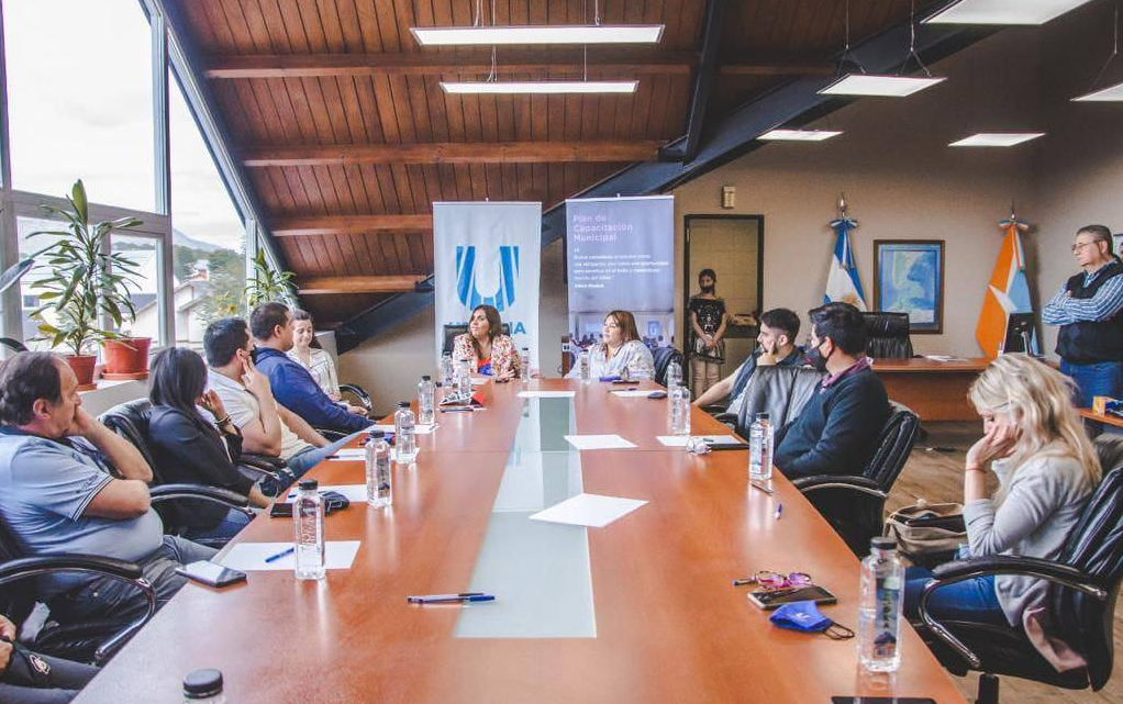 LA MUNICIPIO DE USHUAIA CONTINUARÁ IMPULSANDO LA FORMACIÓN DE SU PERSONAL