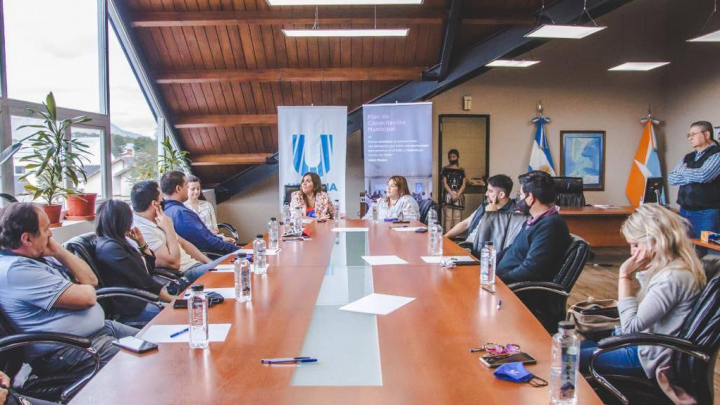 LA MUNICIPIO DE USHUAIA CONTINUARÁ IMPULSANDO LA FORMACIÓN DE SU PERSONAL