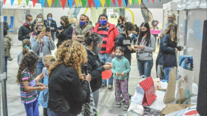 LA BIBLIOTECA POPULAR “ANAHÍ LAZZARONI” CELEBRÓ SU PRIMER ANIVERSARIO