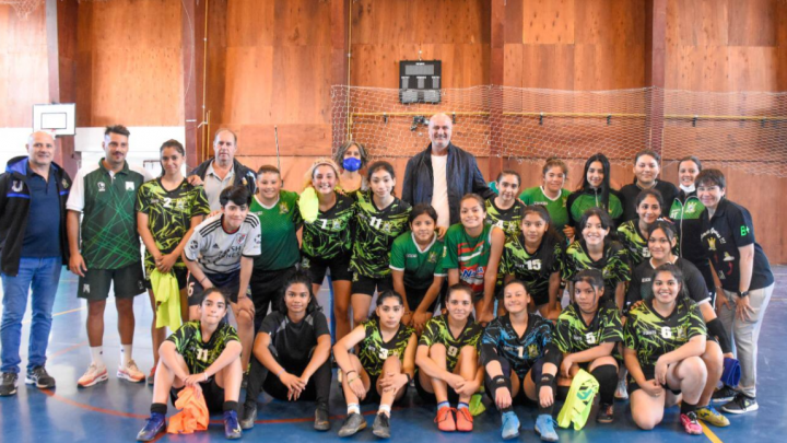 DEPORTISTAS DE LA ESCUELA MUNICIPAL DE FUTSAL FEMENINO SE PROBARON ANTE EL CUERPO TÉCNICO DE FERROCARRIL OESTE