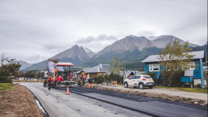 FINALIZAR LOS TRABAJOS DE PAVIMENTACIÓN DE LA CALLE LOS ÑIRES EN EL BARRIO PIPO