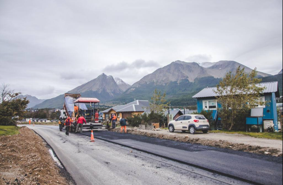 FINALIZAR LOS TRABAJOS DE PAVIMENTACIÓN DE LA CALLE LOS ÑIRES EN EL BARRIO PIPO