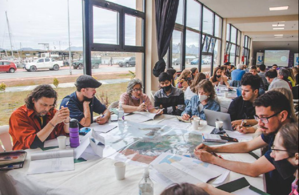 USHUAIA PUSO EN MARCHA EL PRIMER PLAN DE ACCIÓN CLIMÁTICA DE LA CIUDAD, JUNTO A PROFESIONALES Y REFERENTES DEL AMBIENTE