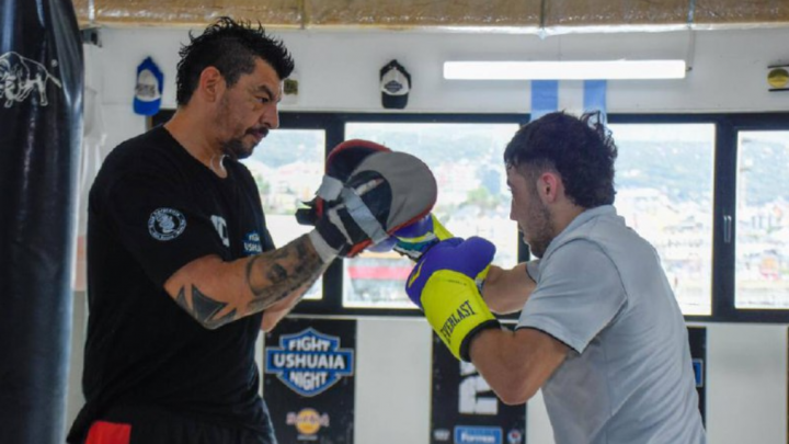 NAVARRO ACOMPAÑÓ EL ENTRENAMIENTO DEL EQUIPO QUE NOS REPRESENTARÁ EN EL BUENOS AIRES TOP FIGHT DE KICK BOXING