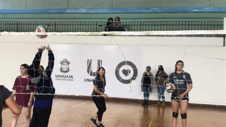 SE REALIZÓ UN ENCUENTRO RECREATIVO DE LA ESCUELA MUNICIPAL DE VÓLEY