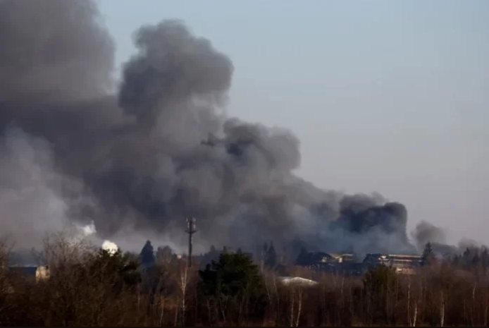 Guerra Rusia-Ucrania: bombardearon las inmediaciones del aeropuerto de Lviv