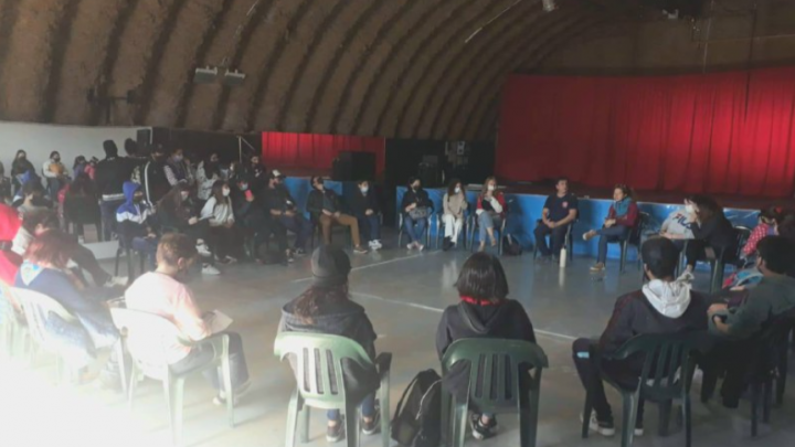 LA MUNICIPIO DE USHUAIA REALIZÓ LA PRIMERA REUNIÓN INFORMATIVA DEL USHUAIA JOVEN 2022