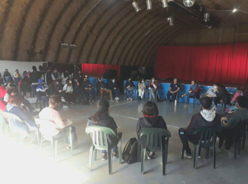 LA MUNICIPIO DE USHUAIA REALIZÓ LA PRIMERA REUNIÓN INFORMATIVA DEL USHUAIA JOVEN 2022