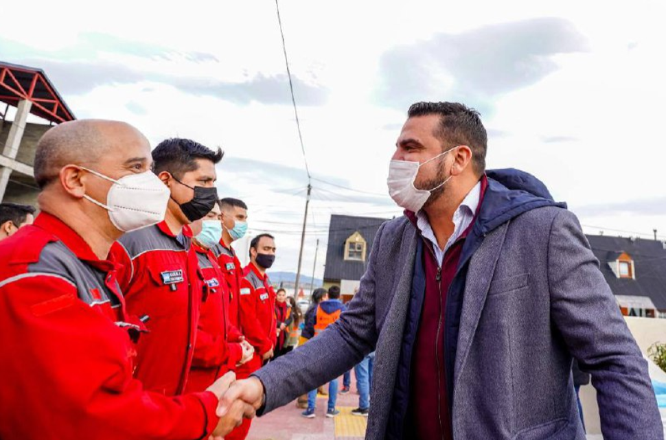 EL INTENDENTE WALTER VUOTO ENCABEZÓ EL ACTO DE REAPERTURA DE LA RENOVADA PLAZA DE LOS BOMBEROS EN LA CIUDAD