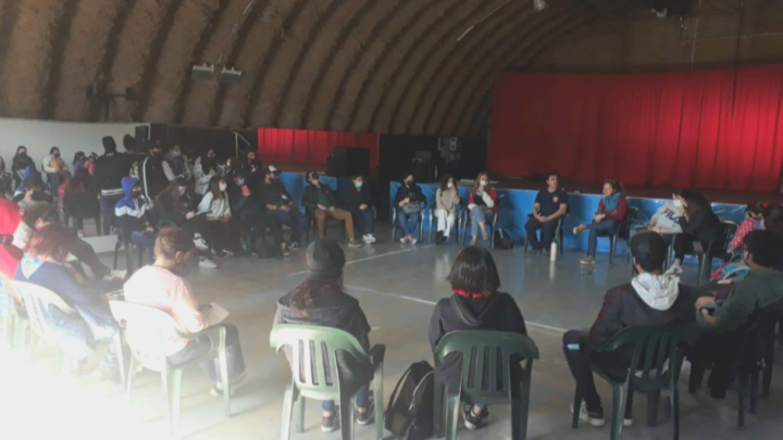 LA MUNICIPIO DE USHUAIA REALIZÓ LA PRIMERA REUNIÓN INFORMATIVA DEL USHUAIA JOVEN 2022