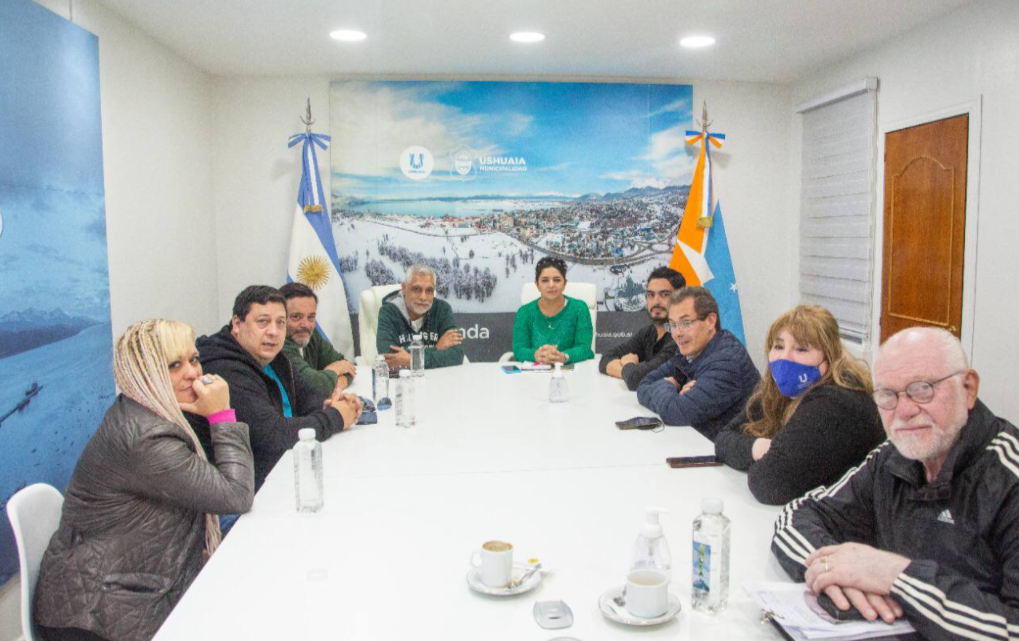 YESICA GARAY ES LA NUEVA SECRETARIA DEL GOBIERNO DEL MUNICIPIO DE USHUAIA