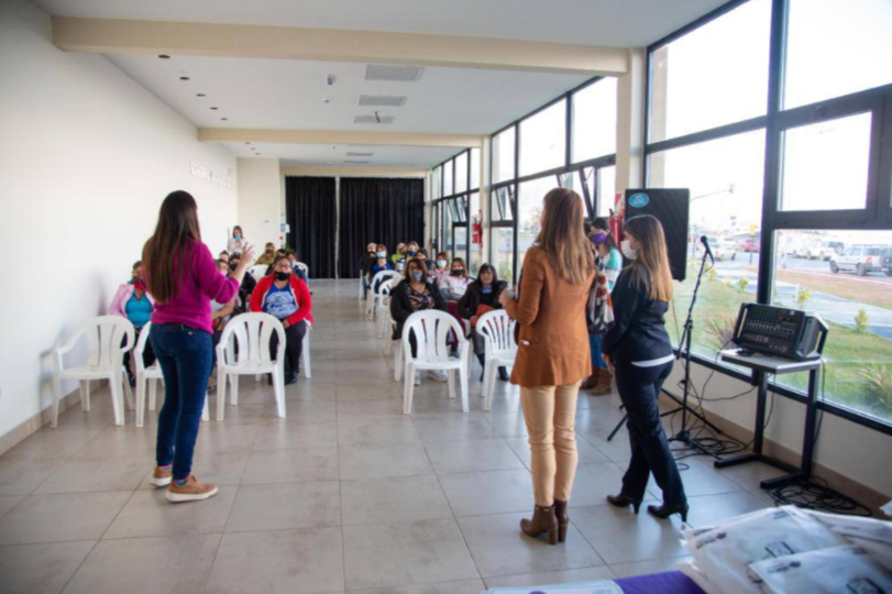 MÁS DE 150 EMPRENDEDORAS RECIBIERON SUS CERTIFICADOS DEL PROGRAMA CUENTAS SANAS JUNTO AL BANCO MACRO