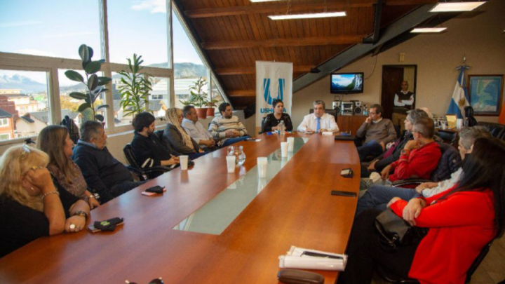 LA SECRETARIA DE GOBIERNO YESICA GARAY JUNTO AL JEFE DE GABINETE SE REUNIERON CON PERSONAL DE LAS ÁREAS OPERATIVAS