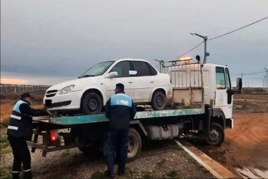 Conductora ebria, se despisto y fue detenida por agredir al personal policial