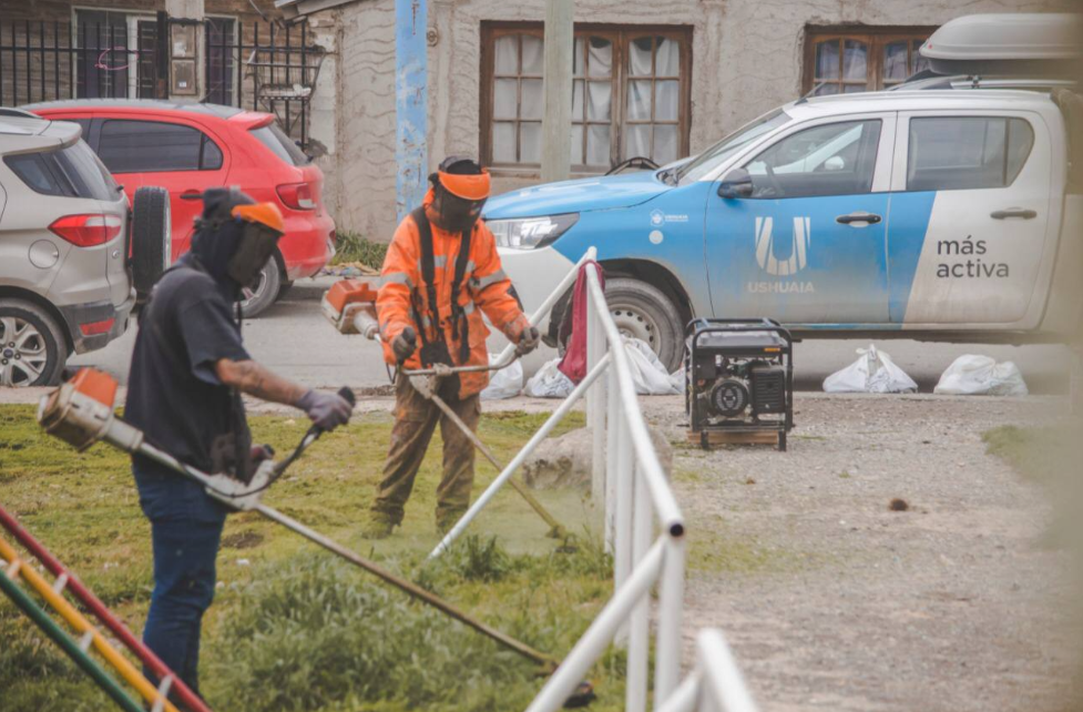 SE LLEVARON ADELANTE TRABAJOS DE LIMPIEZA Y PUESTA EN VALOR EN LOS BARRIOS DE ZONA NORTE