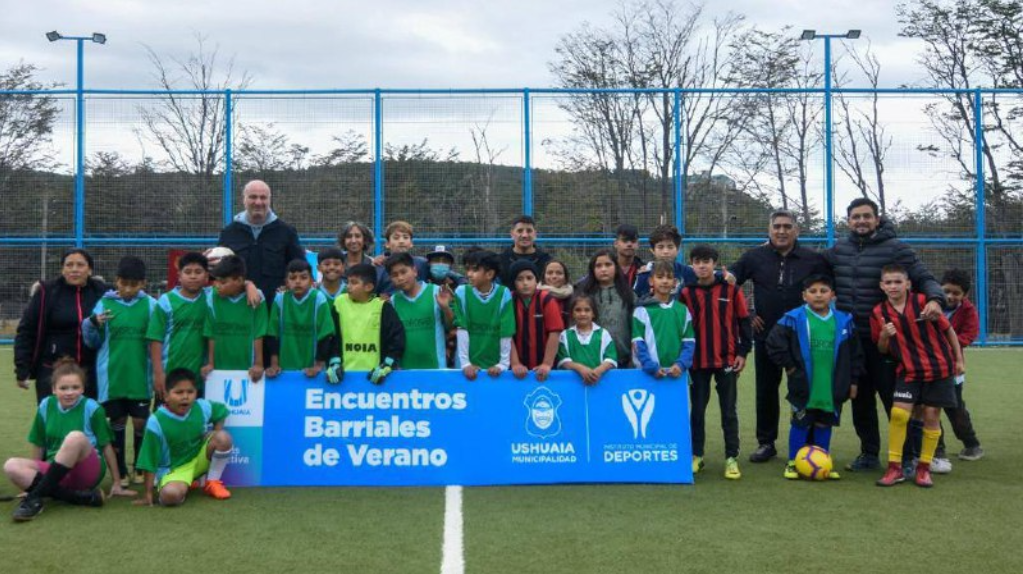 LA MUNICIPALIDAD DE USHUAIA LLEVÓ ADELANTE UN NUEVO ENCUENTRO DEPORTIVO PARTICIPATIVO BARRIAL LA MUNICIPALIDAD DE USHUAIA LLEVÓ ADELANTE UN NUEVO ENCUENTRO DEPORTIVO PARTICIPATIVO BARRIAL