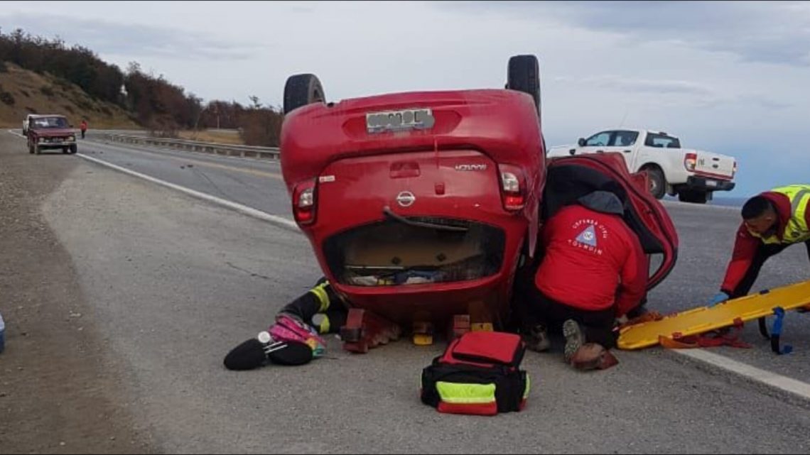 Volcó un pequeño rodado con dos adultos y un menor
