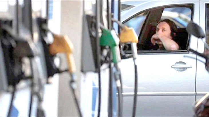 YPF aumentó 9,5% los combustibles básicos y 11,5% los premium