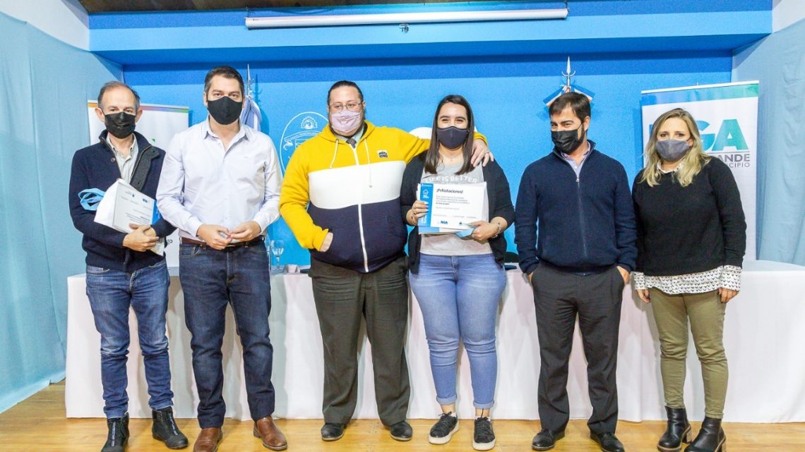 421 familias de Río Grande recibieron su crédito 421 familias de Río Grande recibieron su crédito