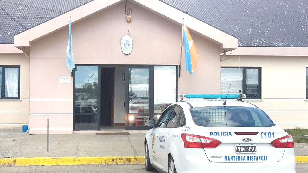 Defensora quiere que absuelvan al sujeto acusado de violar a su hijastro