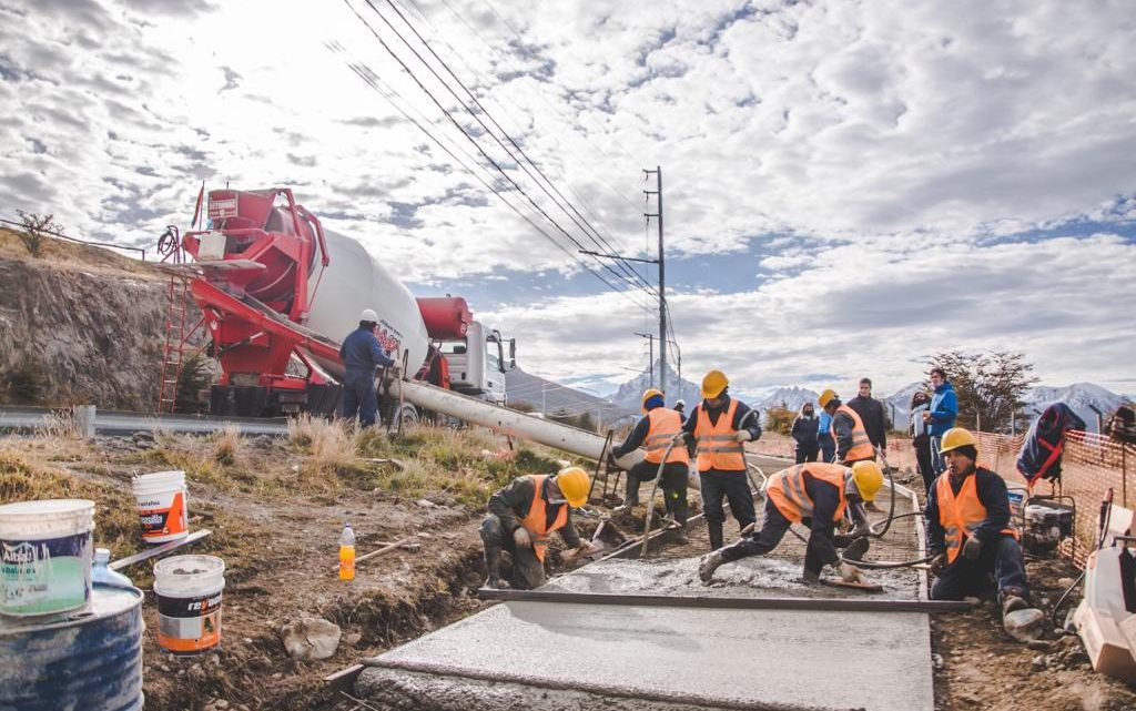 Se realizó el hormigonado de los primeros 120 metros de la bicisenda “Pensar Malvinas” Se realizó el hormigonado de los primeros 120 metros de la bicisenda “Pensar Malvinas”