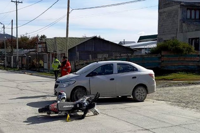 Motociclista lesionado en choque con un automóvil