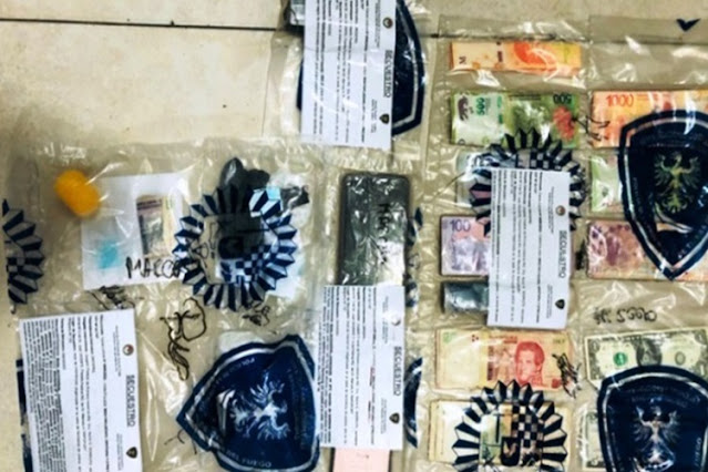 Taxi secuestrado y dos detenidos por venta de drogas Taxi secuestrado y dos detenidos por venta de drogas