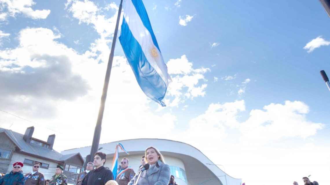 Honrar a nuestros héroes es fortalecer nuestra identidad Honrar a nuestros héroes es fortalecer nuestra identidad