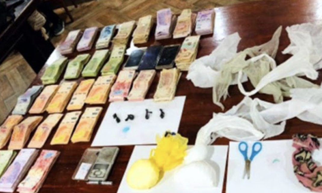 Allanamiento y dos detenidos en operativo antidrogas