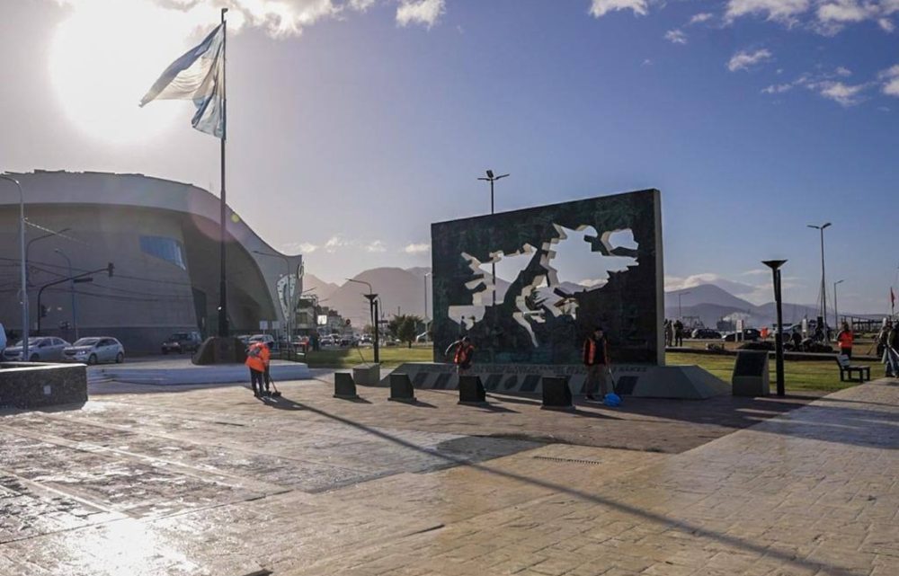 40 años de Malvinas: Reacondicionamientos en la plaza Islas Malvinas para la vigilia y actos centrales