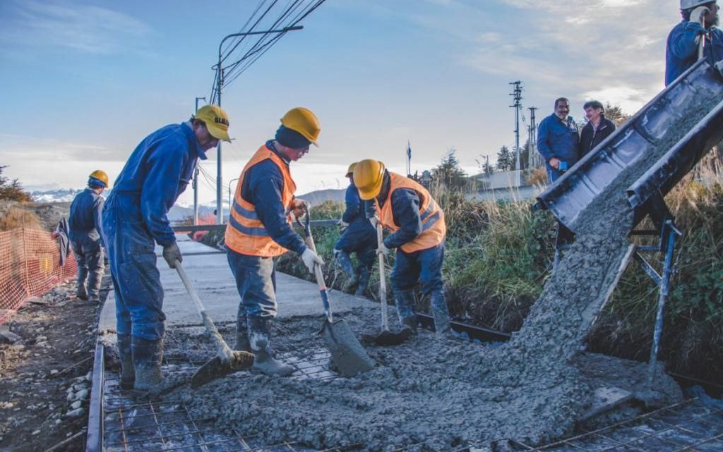 LA MUNICIPALIDAD DE USHUAIA AVANZA EN LA CONSTRUCCIÓN DE LA BICISENDA “PENSAR MALVINAS”