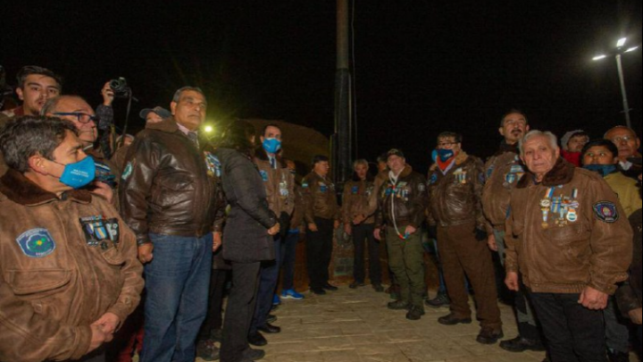 MILLA DE VECINOS Y VECINAS DE USHUAIA PARTICIPARON DE LA VIGILIA DEL 2 DE ABRIL A 40 AÑOS DE LA GESTA DE MALVINAS