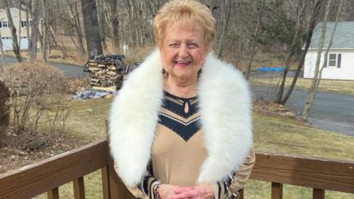 Tiene 92 años y enumeró las reglas para su funeral: “Les pido que se emborrachen”