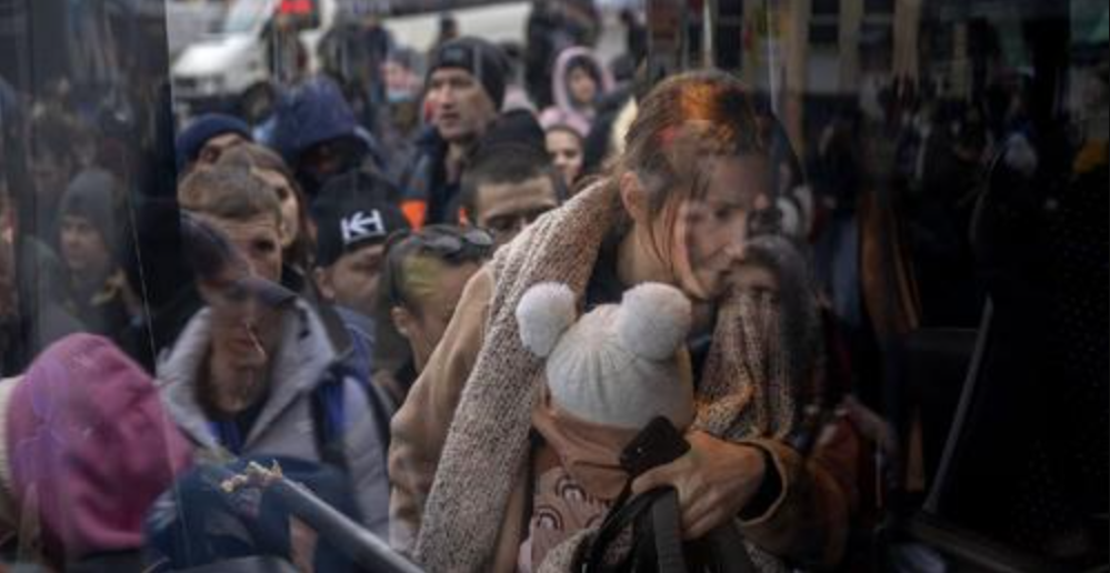 El desgarrador relato de una mujer violada en Kharkiv a manos de un soldado ruso: “Tengo suerte de estar viva” El desgarrador relato de una mujer violada en Kharkiv a manos de un soldado ruso: “Tengo suerte de estar viva”