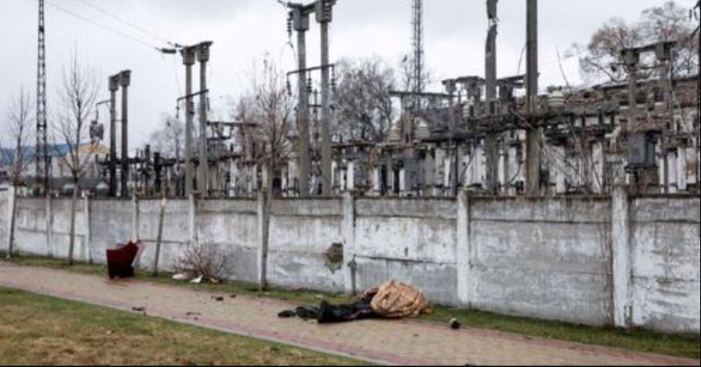 Volodímir Zelenski tildó de “genocidio” a la aparición de cientos de cadáveres en las afueras de Kiev: “Asesinos, carniceros”