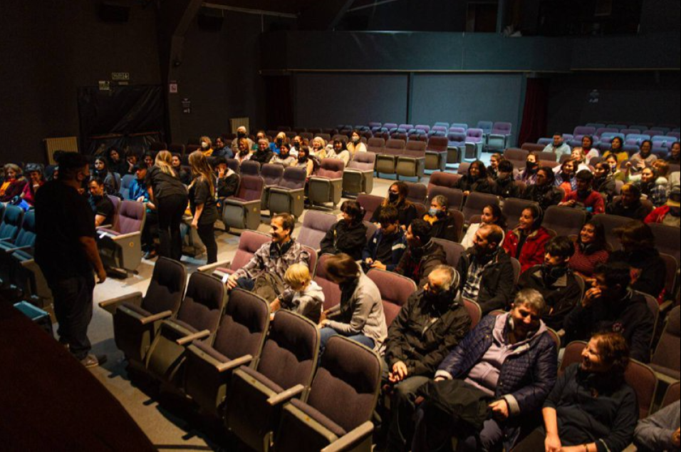 LA MUNICIPALIDAD DE USHUAIA PRESENTÓ LA OBRA DE TEATRO CIEGO “SAPO DE OTRO POZO”