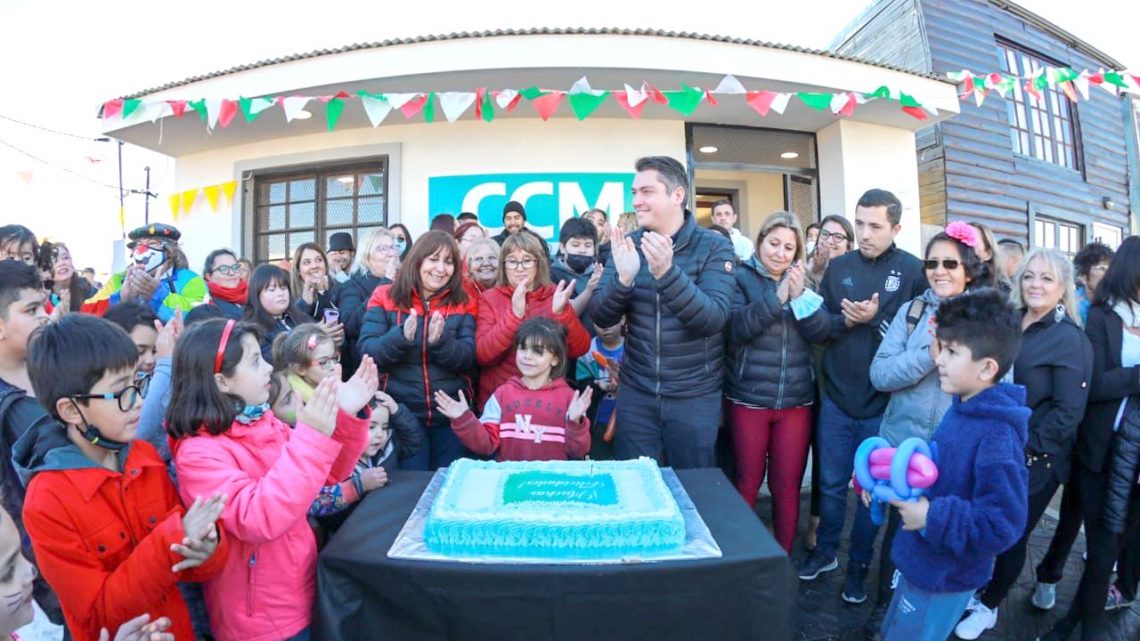 El intendente Martín Pérez inauguró un nuevo centro comunitario El intendente Martín Pérez inauguró un nuevo centro comunitario