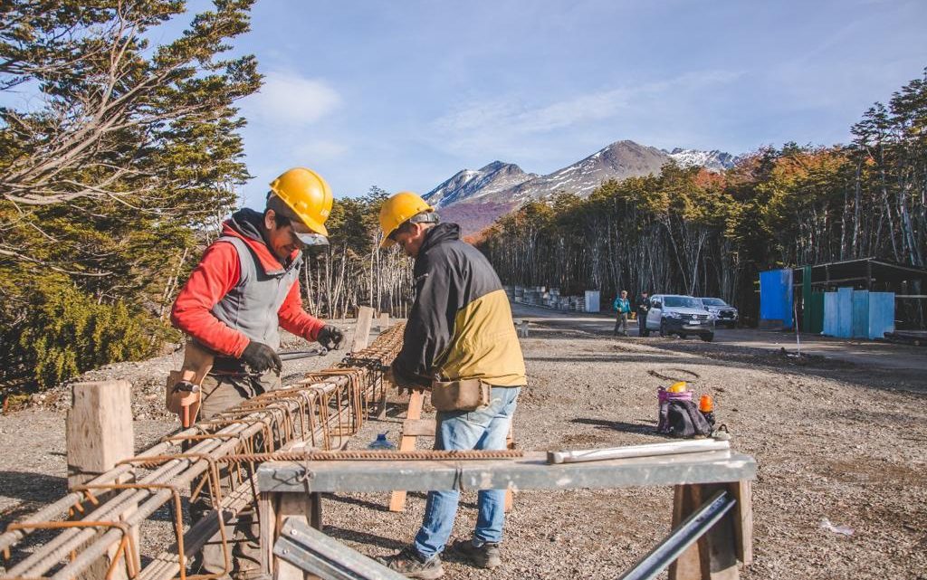 Construyen las plateas en la ampliación del macizo KyD