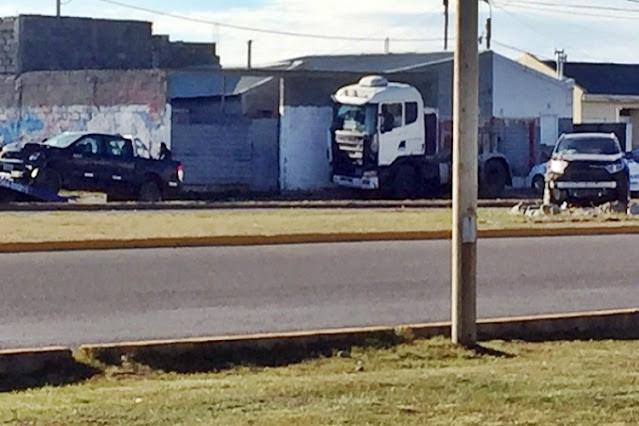 Choque de camionetas, una mujer trasladada al hospital Choque de camionetas, una mujer trasladada al hospital