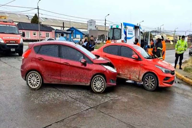 Choque, las dos conductoras resultaron lesionadas y trasladadas al Hospital